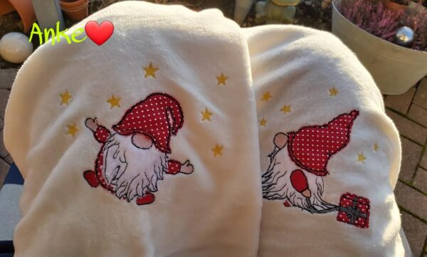 Stickdatei Wichtelzirkus Doodle Applikation 🎪 Weihnachtswichtel zum Sticken