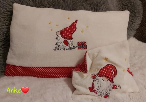 Stickdatei Wichtelzirkus Doodle Applikation 🎪 Weihnachtswichtel zum Sticken