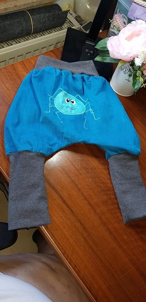 Stickdatei Spinnenfamilie Doodle Applikation