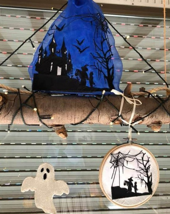 Stickdatei Gruselschloss im Scherenschnitt-Stil