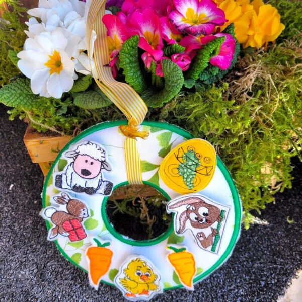 ITH Stickdatei Osterkranz Gesteck mit Figuren