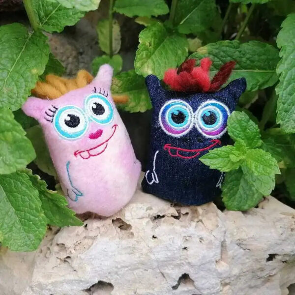 ITH Stickdatei Mini Kuschelmonster stiXX und StiXXie
