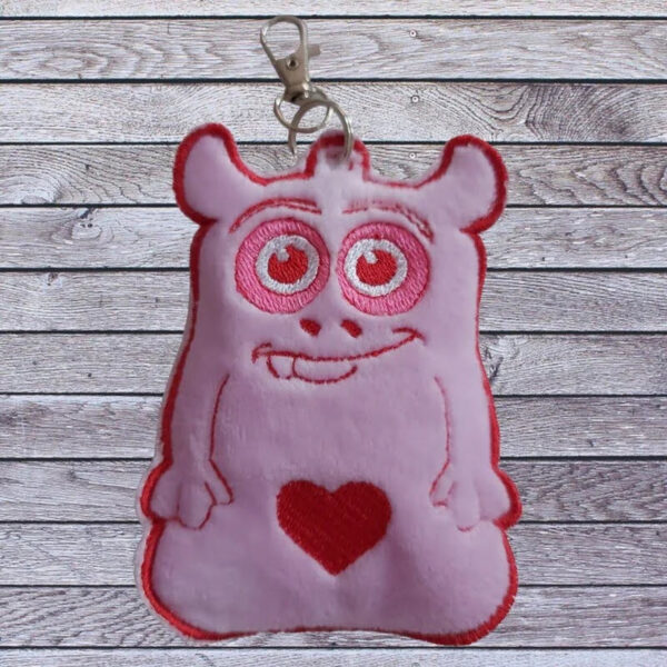 ITH Stickdatei Monsterstixx Anhänger