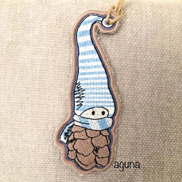 ITH Stickdatei Tannenzapfen Wichtel