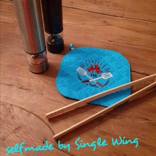 ITH Topflappen Stickdatei Blanko – Topfi komplett im Rahmen sticken | stiXXie