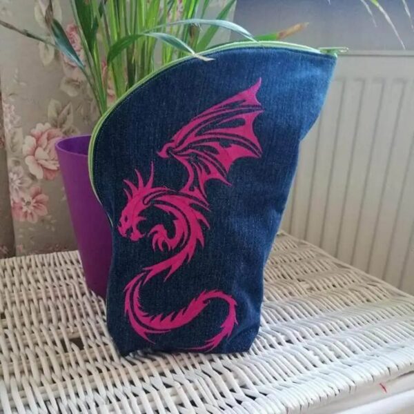 Drachen Stickdatei Sharok Tribal – Fantasy-Motiv für Jeansjacken & Textilien