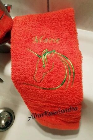 Stickdatei Einhorn Tribal – Edles Fantasy-Motiv für Textilien & Geschenke