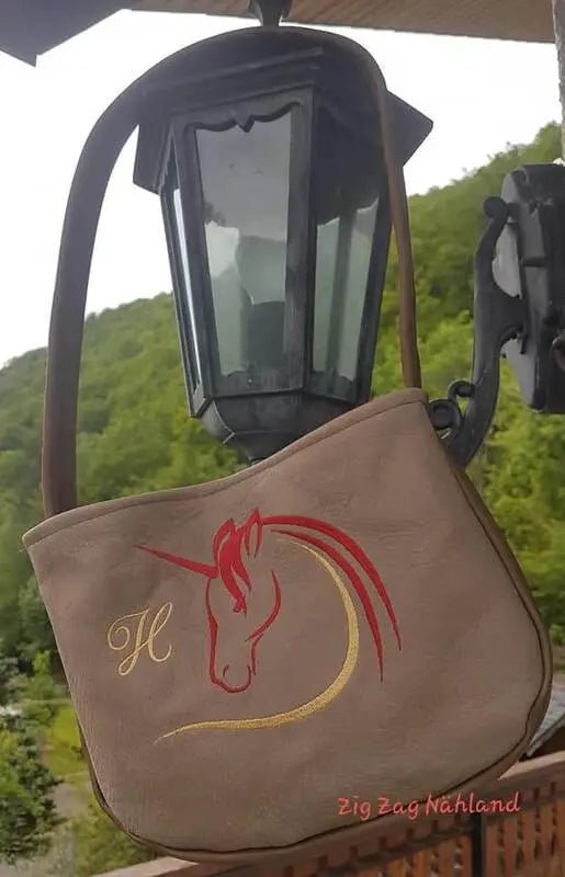 Stickdatei Einhorn Tribal – Edles Fantasy-Motiv für Textilien & Geschenke