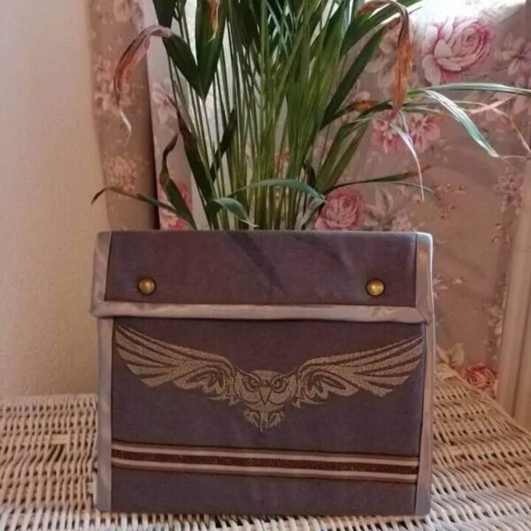 Stickdatei Eule im Flug – Majestätische Eule im Tribal-Style | stiXXie