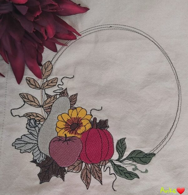 Stickdatei Herbstrahmen