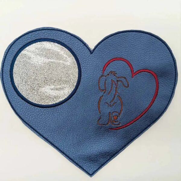 Stickdatei Hund mit Herz