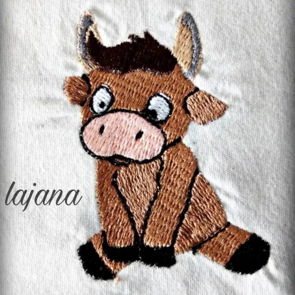 Stickdatei Kuh Elsa – Süße Kuh Vollstick für Babypuschen & mehr | stiXXie