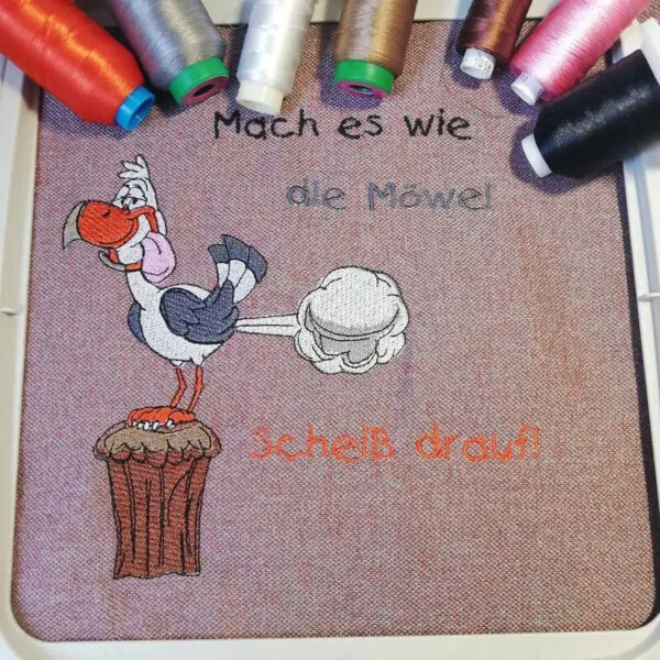 Stickdatei lustige Möwe Carlo mit Spruch