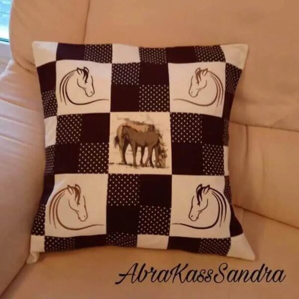 Stickdatei Pferd Fallada – Edler Pferdekopf im Tribal-Style | stiXXie