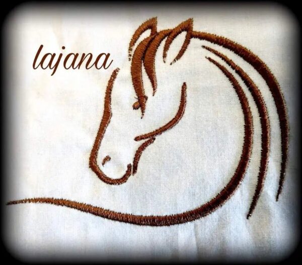 Stickdatei Pferd Fallada – Edler Pferdekopf im Tribal-Style | stiXXie