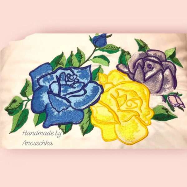 Rosen Stickdatei Arrangement – Premium 3er-Motiv für edle Textilien | stiXXie