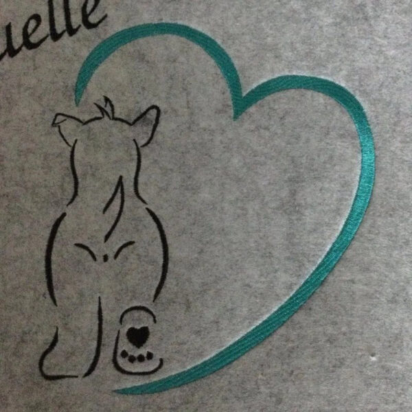 Stickdatei Spitzohr-Hund mit Herz