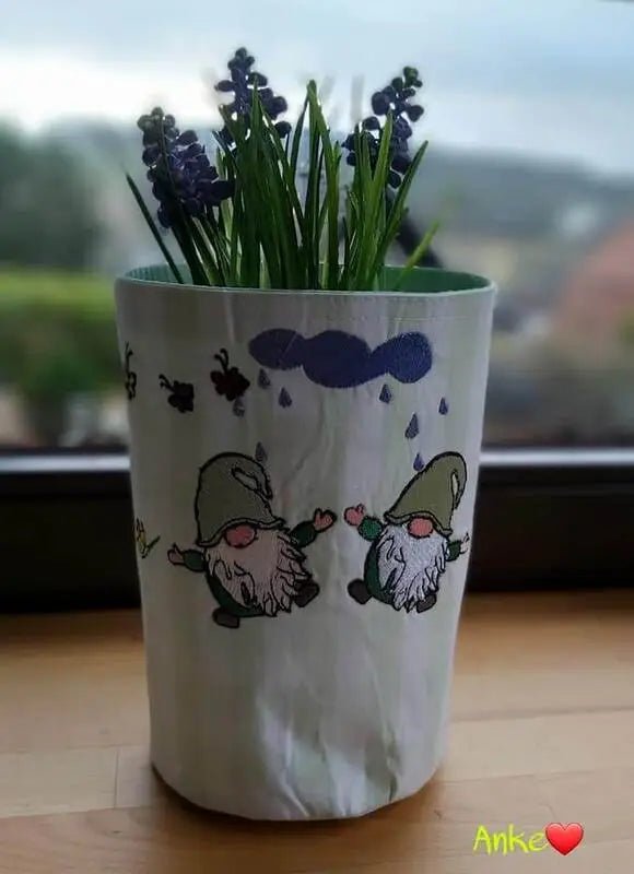 Stickdatei Wichtel Baukasten Set DoodleApplikation 🧝 13 Dateien für alle Jahreszeiten