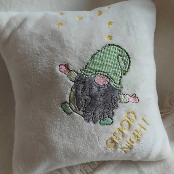 Stickdatei Wichtel Baukasten Set DoodleApplikation 🧝 13 Dateien für alle Jahreszeiten