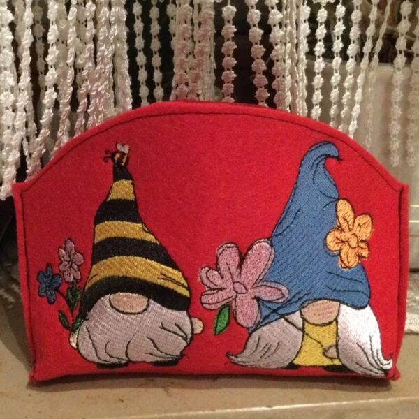 Frühlingswichtel Stickdatei 🌸 – 4 Motive | Vollstick 10x10cm