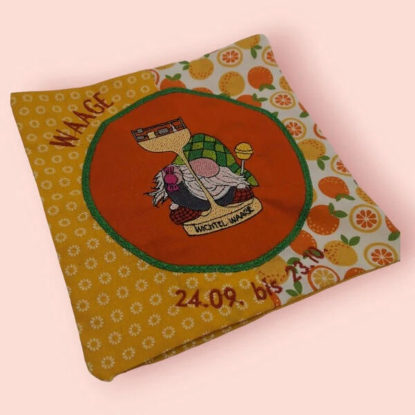 Stickdatei Wichtel Sternzeichen Waage