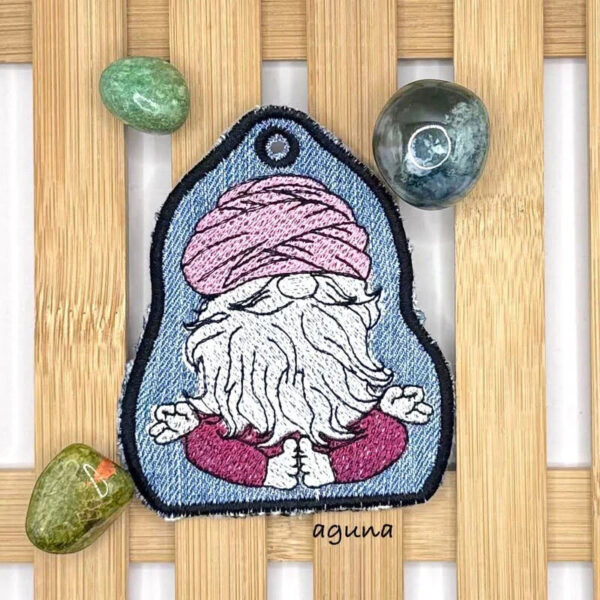 ITH Stickdatei Wichtel Yoga brav