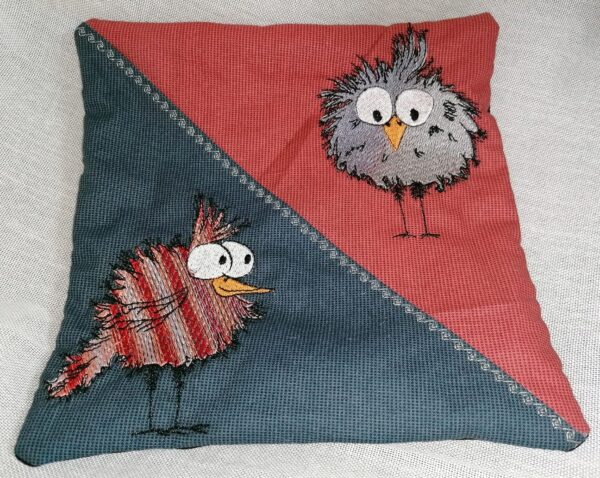 ITH Stickdatei Kissen quadratisch mit Unterteilungen und Applikation