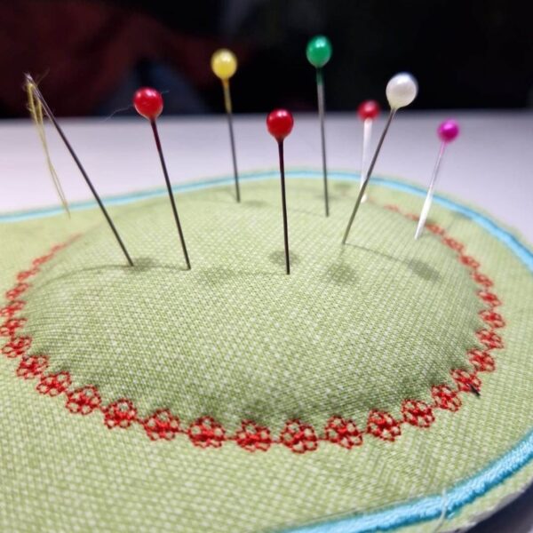 ITH Stickdatei Nadelkissen Nähwichtel