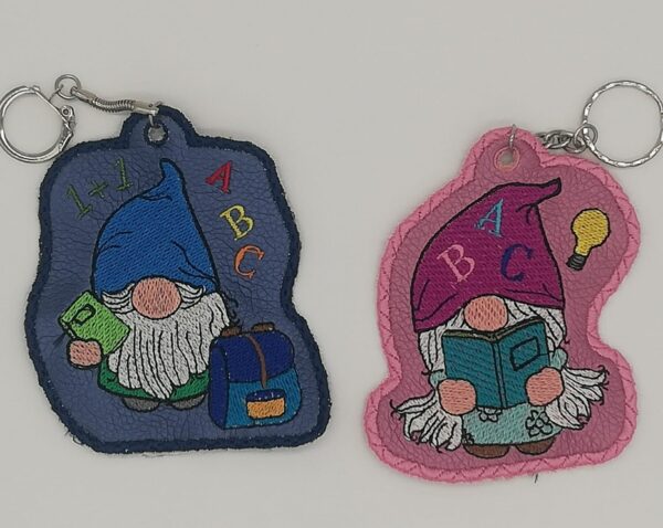 ITH Stickdatei Stabfigur, Anhänger und Vollstick Schulwichtel