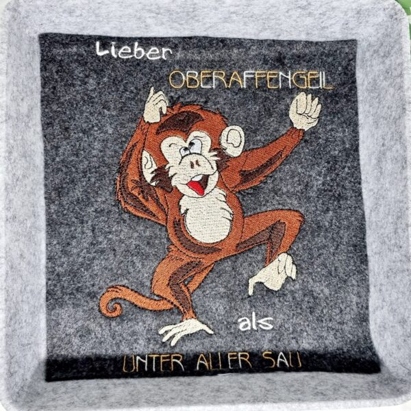 Stickdatei Affe mit Spruch