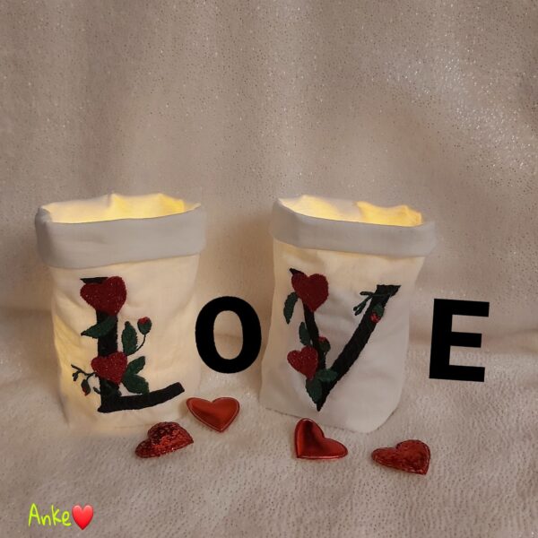 Stickdatei Buchstaben Monogramm mit Herzen