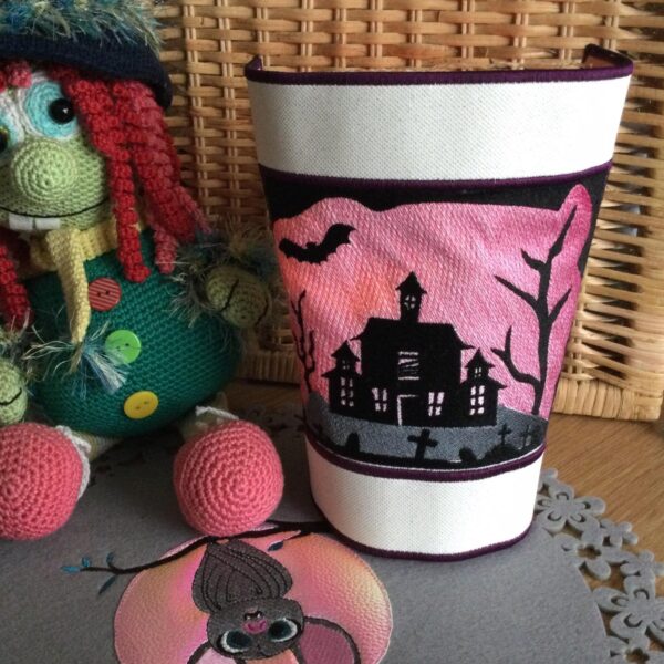 Stickdatei Haus Scherenschnitt-Stil Halloween