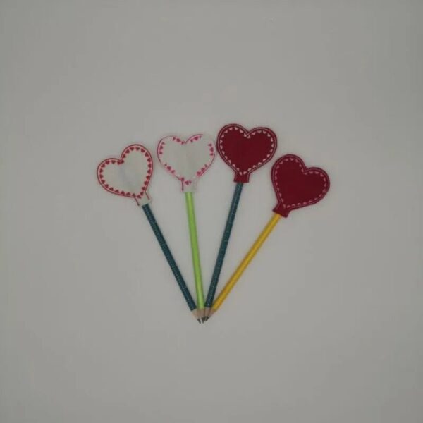 ith-stickdatei-stiftaufsatz-herz-von-stixxie-by-lajana-262642.jpg ITH Stickdatei Stiftaufsatz Herz von stiXXie by lajana